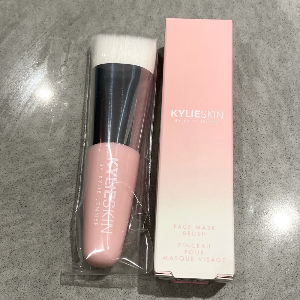 BNIB Kylie Skin Face Mask Brush